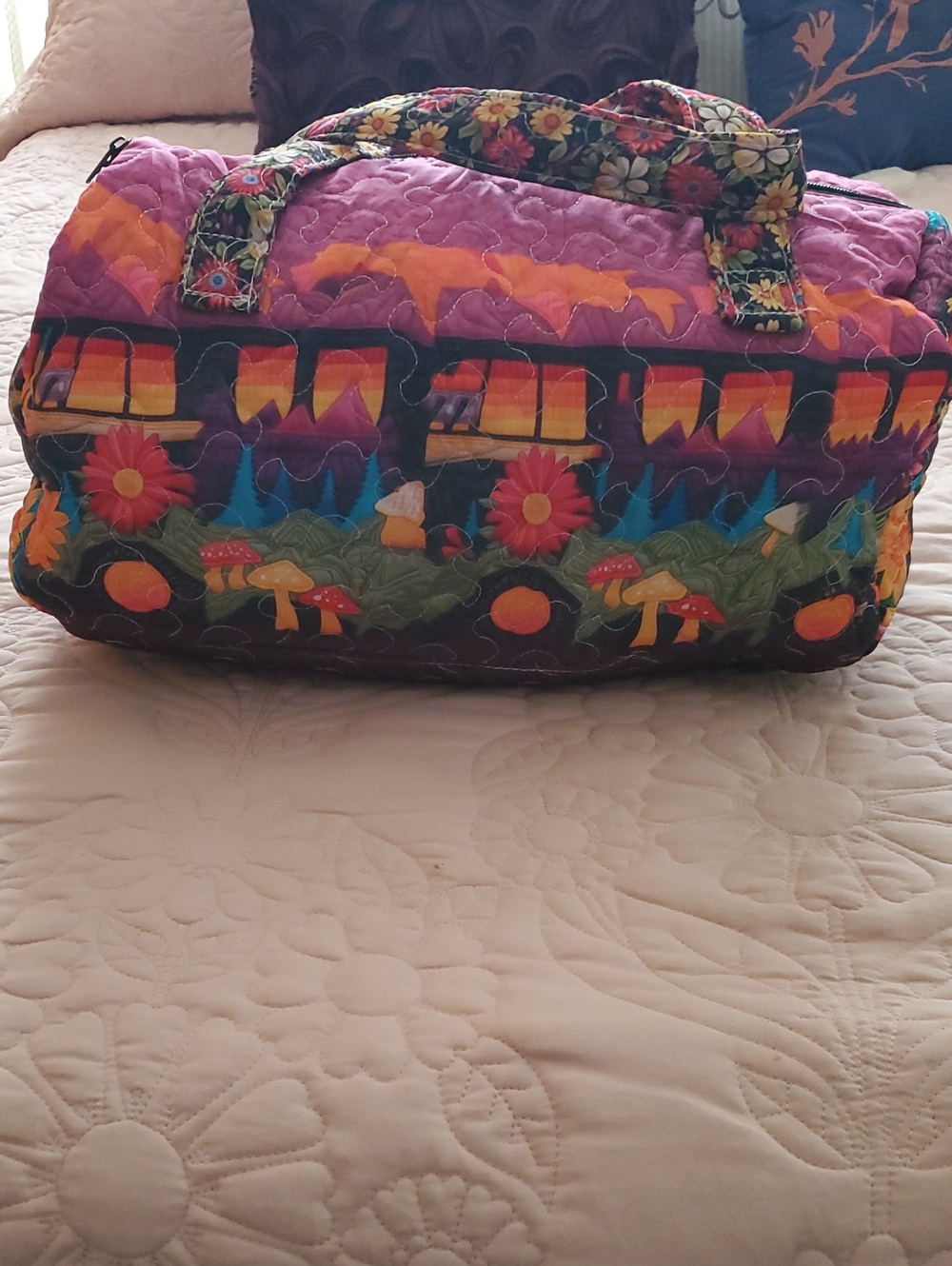 Quilted Floral Mushroom Print Travel Duffle Bag - Purple Multi